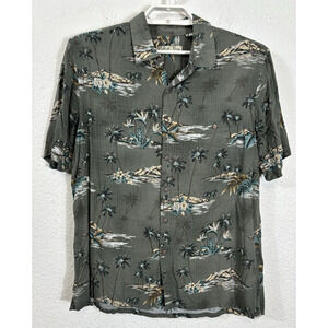Batik Bay Hawaiian Shirt Size L Rayon Multicolor Short Sleeve Button‎ Up Floral